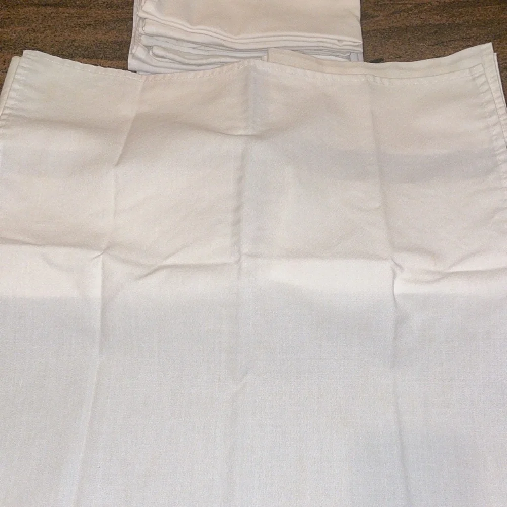 31 Pcs Large White Catering Napkins 18” x 18”